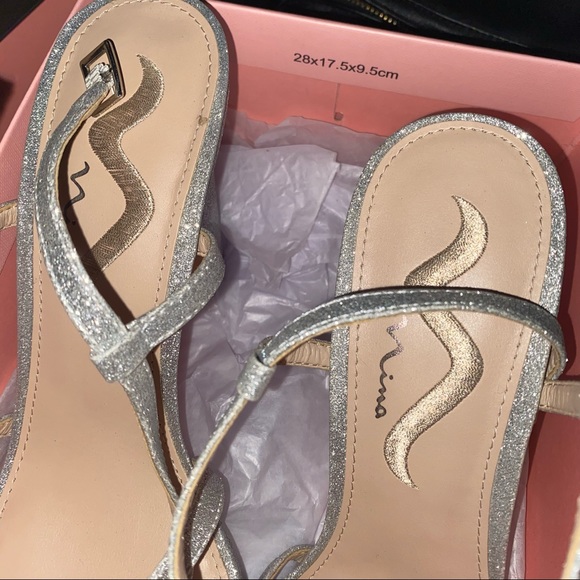 Silver Heels - Picture 7 of 8